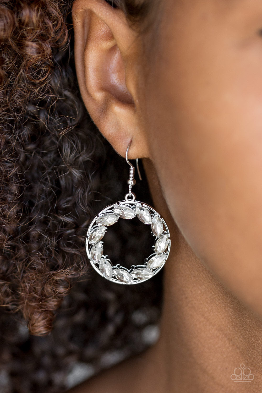 Global Glow - White - Dazzling Diamonds