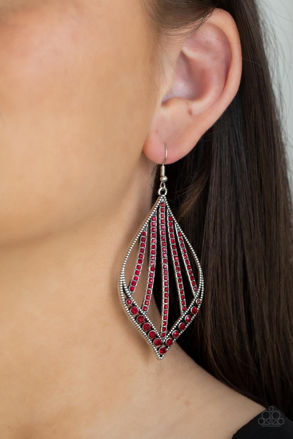Showcase Sparkle - Red - Dazzling Diamonds 