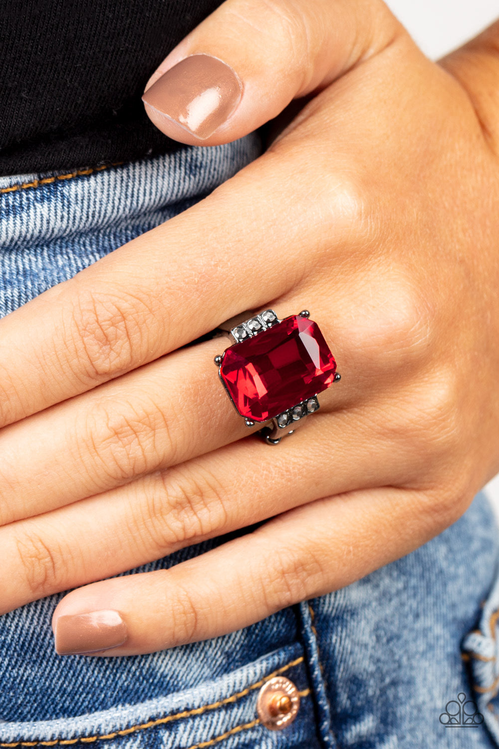 Dibbin in Red - Dazzling Diamonds 