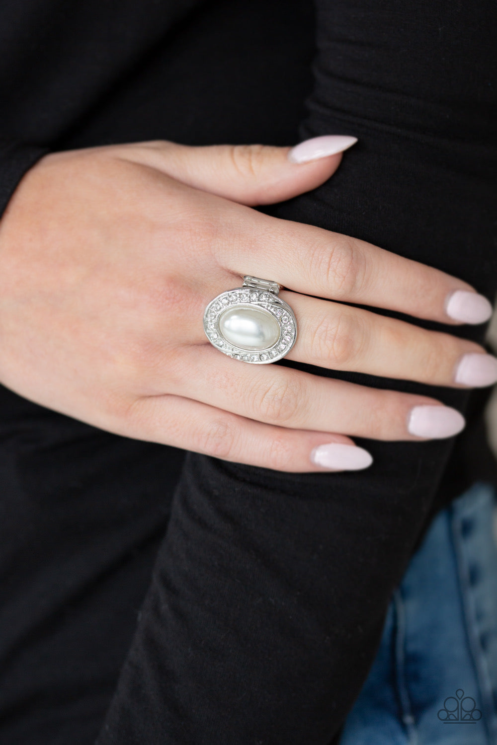 The ROYALE Treatment - White - Dazzling Diamonds 