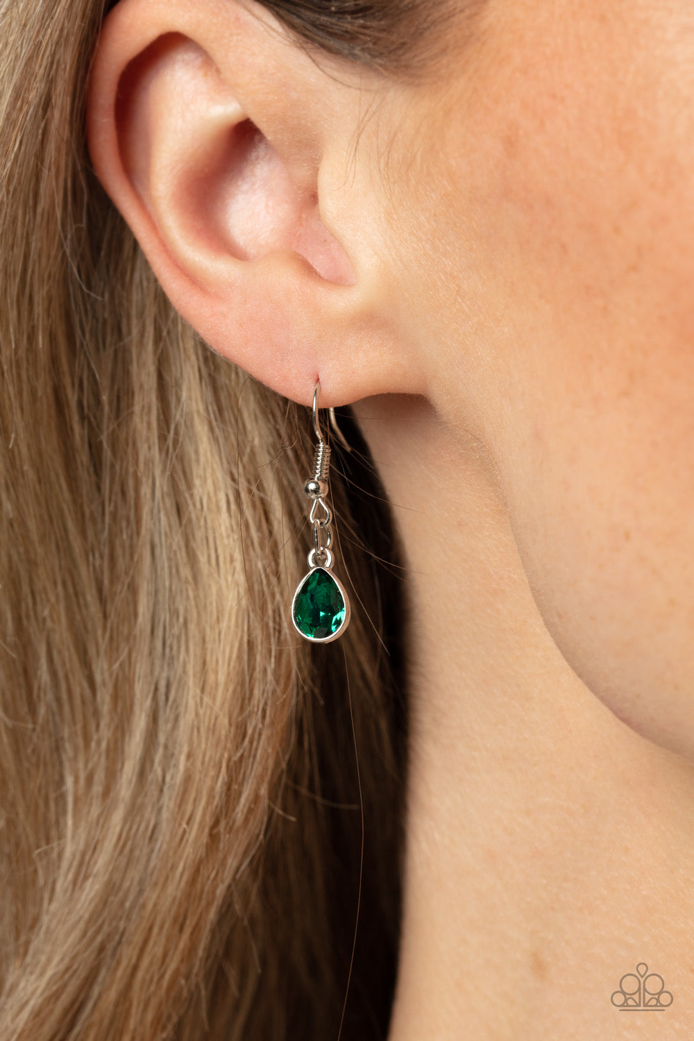 Regally Refined - Green - Dazzling Diamonds 