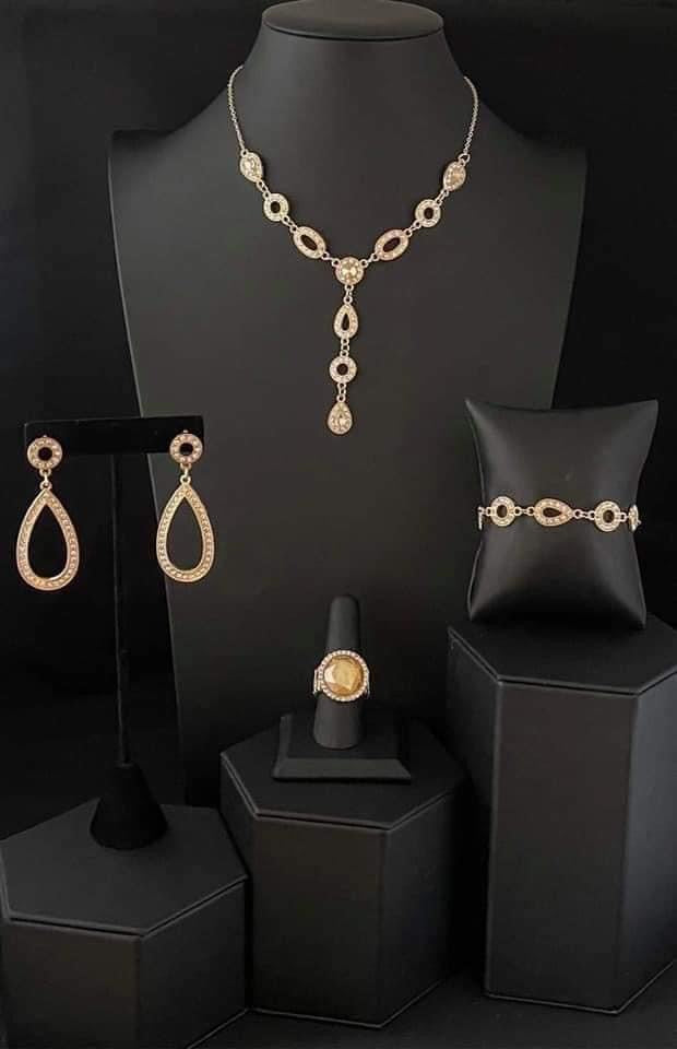 Fiercely 5th Avenue (April 2021) - Dazzling Diamonds 