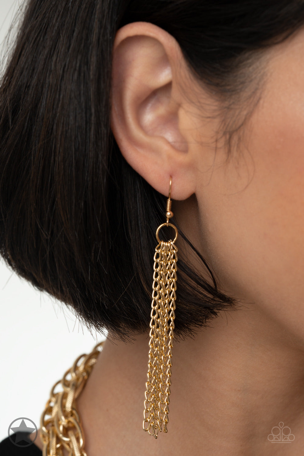 SCARFed for Attention - Gold - Dazzling Diamonds 