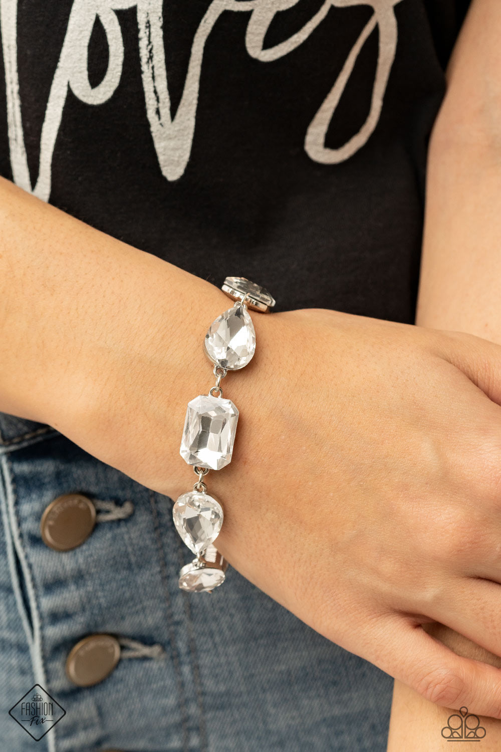 Cosmic Treasure Chest - White - Dazzling Diamonds 